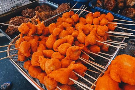 Filipino Street Food: What to Eat in the Philippines | Will Fly for Food