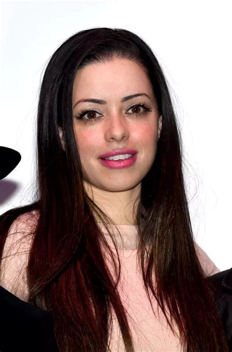 S Club 7 star Tina Barrett shows off her gorgeous home with Champagne ...