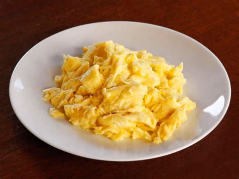 Easy Scrambled Eggs for Two | FriendsEAT