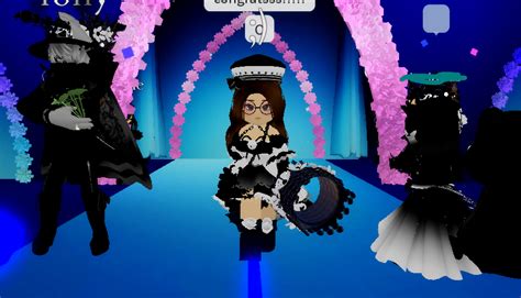 Gothic Royale High Outfits
