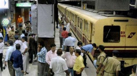 Kolkata: 8 railway staff injured as train overshoots red signal ...