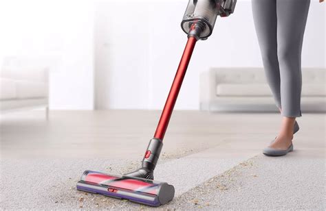 Dyson V11 Outsize is a crazy new cordless vacuum you’ve never heard of ...