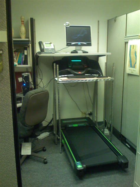 Treadmill desk - Wikipedia