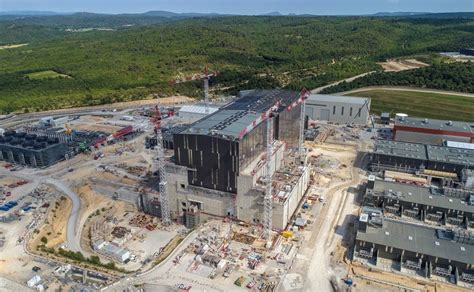 Assembly of the largest ever thermonuclear fusion reactor ITER begins