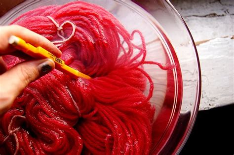 How to Dye Acrylic Yarn with Acrylic Paint in 7 Easy Steps