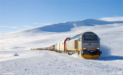 The norwegian CargoNet has for the moment an own fleet of 6 Vossloh built Euro 4000 locomotives ...