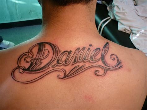 Lorien Tattoo: Tatuaje nombre Daniel