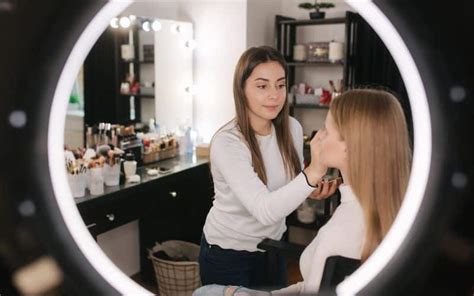 20 Scholarships For Cosmetology Students To Apply For In 2024