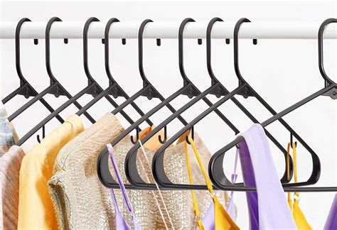 Top 10 Best Plastic Clothes Hangers in 2022 Reviews - GoOnProducts