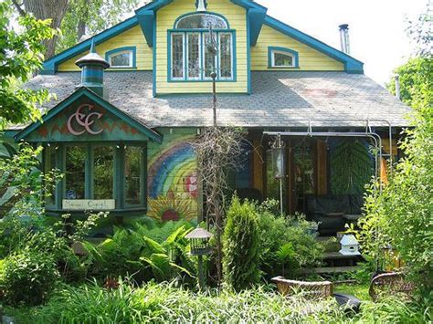 Super Cute Hippie House | Hippie house, Boho house, Hippie homes