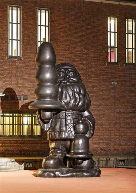 6 Bizarre Public Sculptures by Paul McCarthy