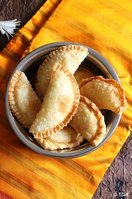 Karida Kadubu | Fried Modak | Kari Kudumulu | Diwali sweets recipe, Indian food recipes ...