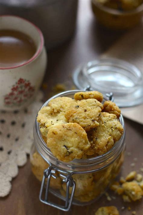 Mathri Recipe (Haldiram's Methi Mathri) - Fun FOOD Frolic