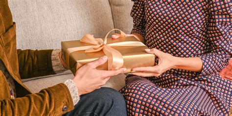 What is a Good Budget for Gifts? » BudgetHit