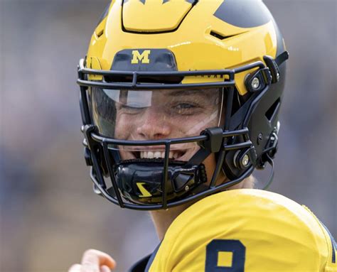 JJ McCarthy Shows Off WR Skills During Michigan Practice