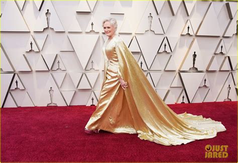 Glenn Close Wears a Gold Cape on Oscars 2019 Red Carpet: Photo 4245287 ...