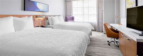 Hilton Garden Inn Chicago McCormick Place, Chicago - HotelTonight