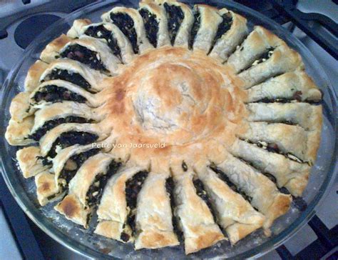 SPINASIE, SPEK EN FETA RING - Your Recipe Blog