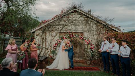 Willow Farm Berry Wedding ~ Nicola & James - Ben Howland