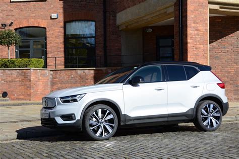 Volvo XC40 Recharge Twin AWD Review - GreenCarGuide.co.uk