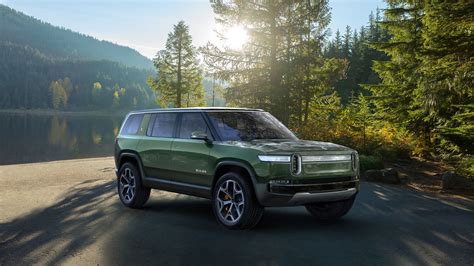 Rivian's electric pickup and SUV target off-roading families