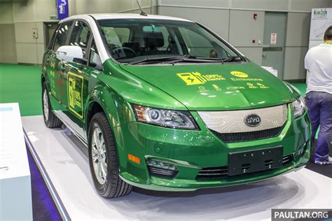 BYD e6 electric vehicle shown at IGEM 2017 – 121 hp, 450 Nm, 400 km range, available for fleet ...