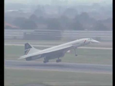Concorde Landing | Concorde | London | Thames Rushes | 1980's - YouTube