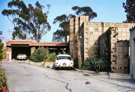 Frank Lloyd Wright Gem in the Hollywood Hills Lists for $4.2 Million - Galerie