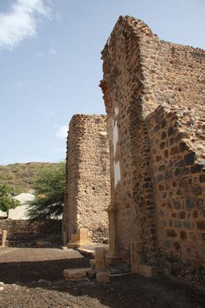HELDER BARROS: Cabo Verde - As ruínas da única Sé Catedral de Cabo Verde!