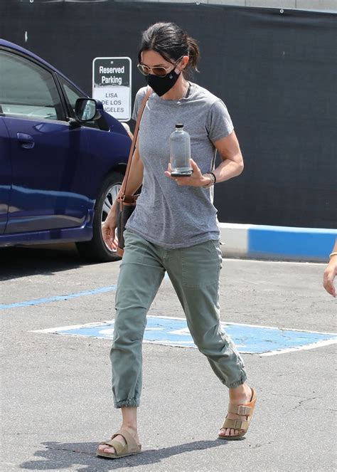 COURTENEY COX Heading to Yoga Class in Santa Monica 06/15/2021 – HawtCelebs