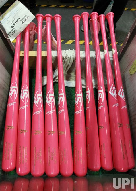 Photo: Louisville Slugger Makes Pink Bats for Major League Baseball - CIN2018042701 - UPI.com
