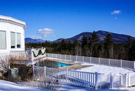 White Mountain Hotel, Bretton Woods Skiing & a Frozen Waterfall Hike