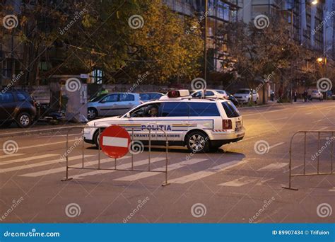 Police roadblock editorial stock image. Image of police - 89907434