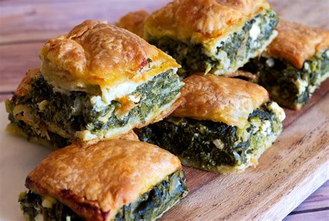 Greek Spinach and Feta Pie (Spanakopita) - SocraticFood