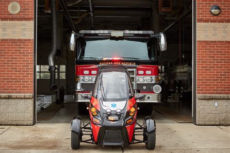 Arcimoto rolls out emergency & delivery versions of three-wheeled electric car | Electrek