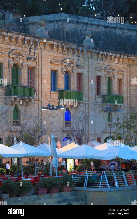 Malta, Valletta, Waterfront, cafes, restaurants Stock Photo - Alamy