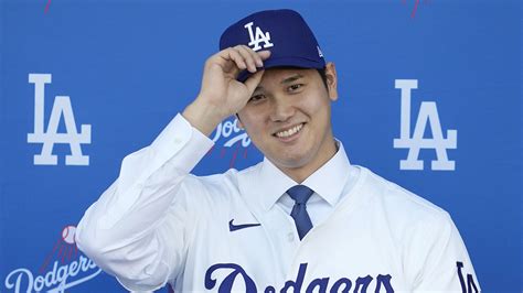 What is the name of Shohei Ohtani dog? reveals dog's name in Dodgers ...