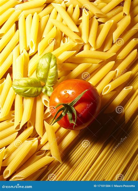 Spaghetti and macaroni stock photo. Image of macaroni - 17101584