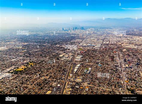 aerial of Los Angeles with the mountains of the valley Stock Photo - Alamy