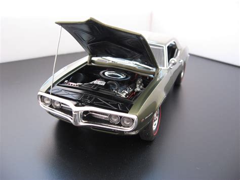 Revell model car Firebird 400 Ram Air 1968 in scale | Model Kits: cars, ships, airplanes