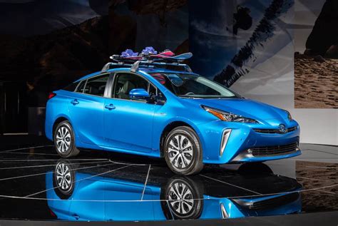 A New 2019-2020 Toyota Prius AWD-e is All-Weather Ready