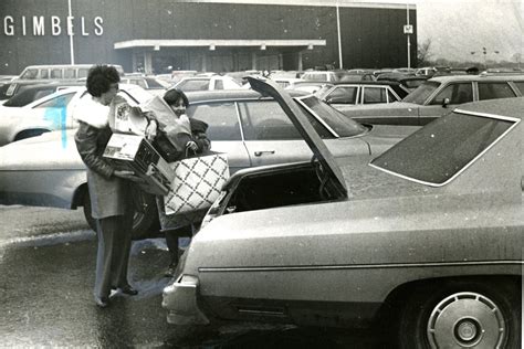 South Hills Village stores were crowded (Morris Berman/Post-Gazette)