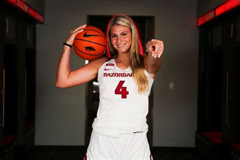 Poffenbarger Signs With Hogs | Arkansas Razorbacks