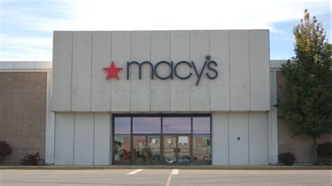 Macy's says it will close 35 to 40 stores in early 2016