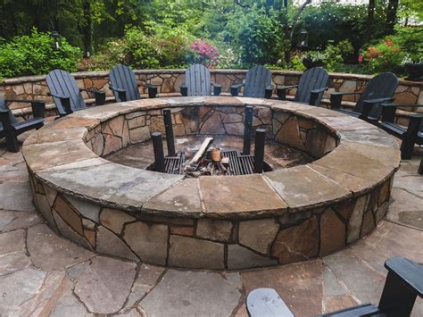 Round Stone Fire Pit | FIREPLACE DESIGN IDEAS