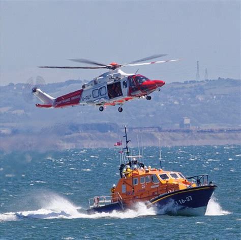 Pin by J on 탈것 | Coast guard rescue, Pilot boats, Rescue vehicles