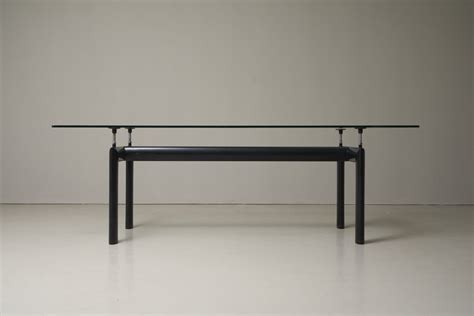 Dining table by Le Corbusier – Showroom_144