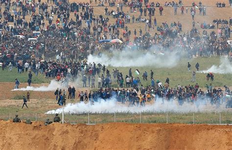 15 Gazans killed, over 1400 wounded by live fire, tear gas in protests near Gaza border | Daily ...