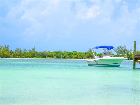 Coolin' on Coco Beach, Green Turtle Cay, Bahamas | Abaco, Bahamas, Green Turtle Cay