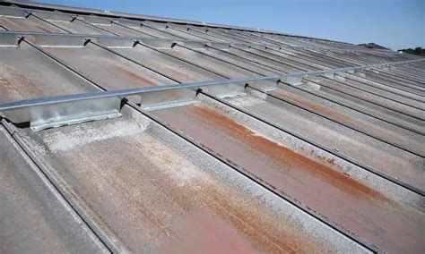 How To Paint Rusty Metal Roof? [A Complete Guide] | Paintific